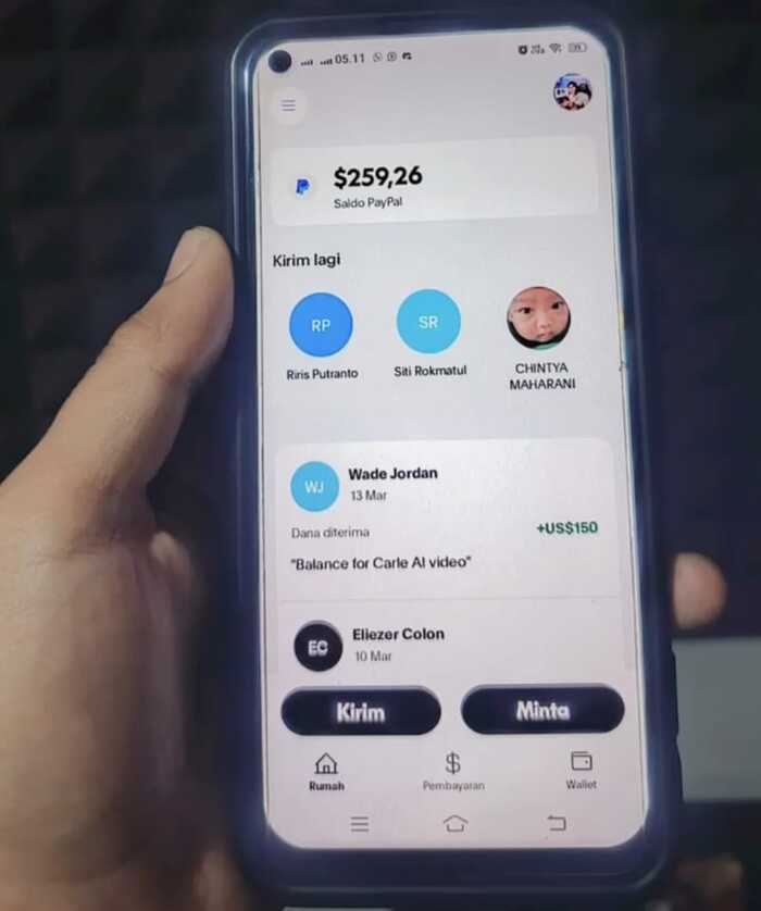 Saldo PayPal dan riwayat dana diterima dari klien internasional